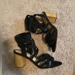 Women’s black size 8 XOXO block heels gently used